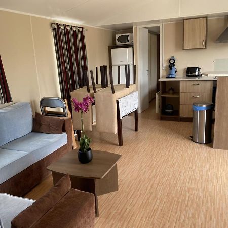 Le Bonheur Est Dans Le Pre. Hotel เลอเทรปอร์ ภายนอก รูปภาพ