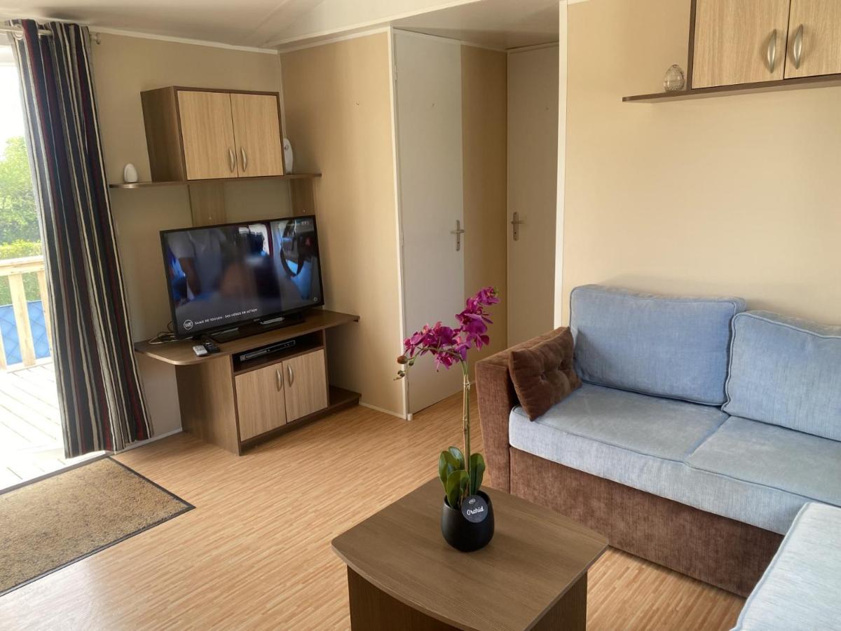 Le Bonheur Est Dans Le Pre. Hotel เลอเทรปอร์ ภายนอก รูปภาพ